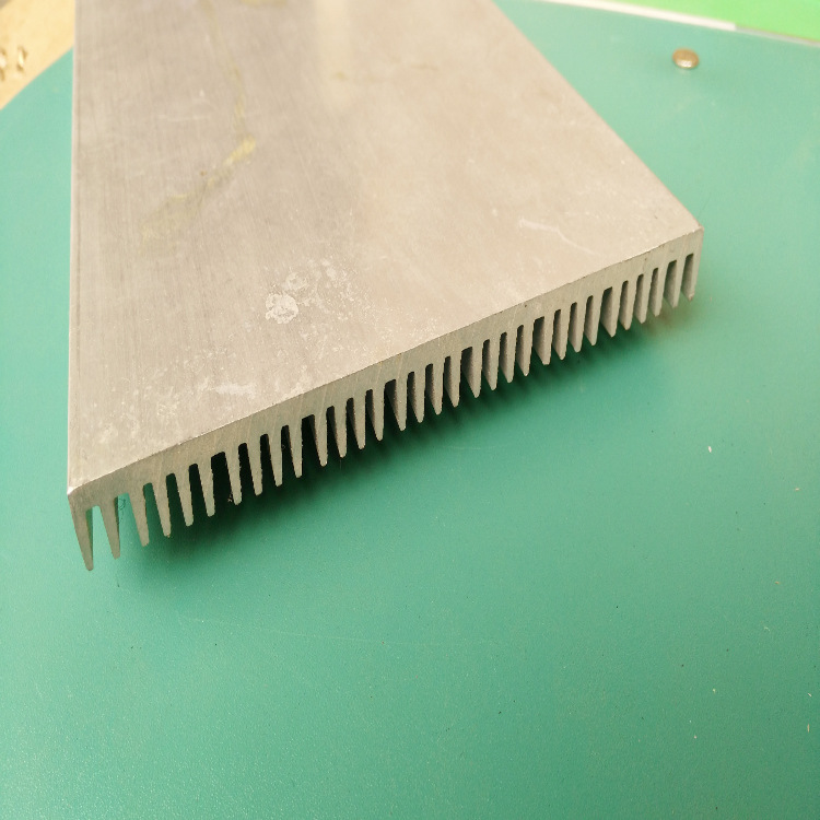 生产订制异型铝型材散热器 大截面宽齿散热铝合金深加工表面处理