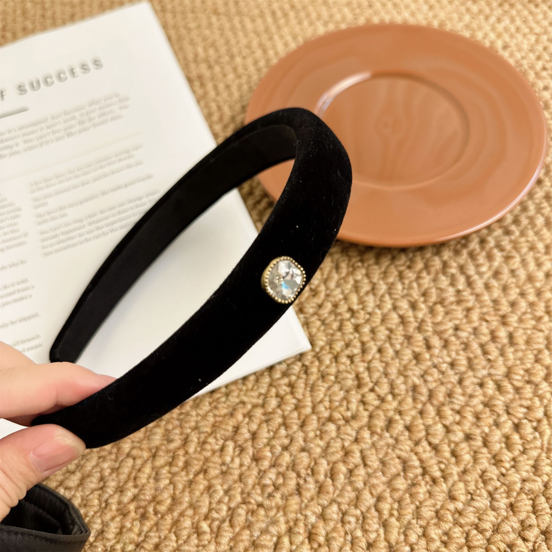 Chanel estilo retro simple flor negro diadema de viaje accesorios para el cabello de la diadema de moda elegante para mujer del todo fósforo de las mujeres