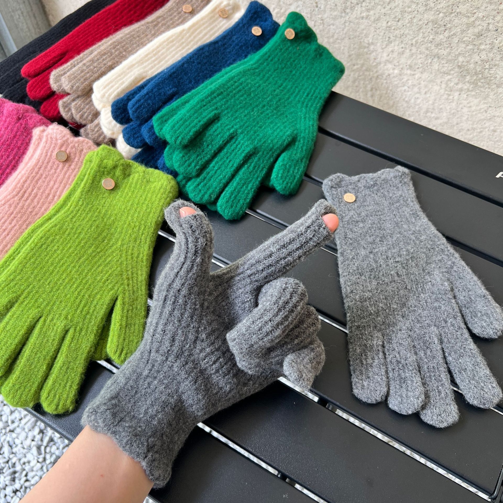 Woolen knitted demi-season gloves