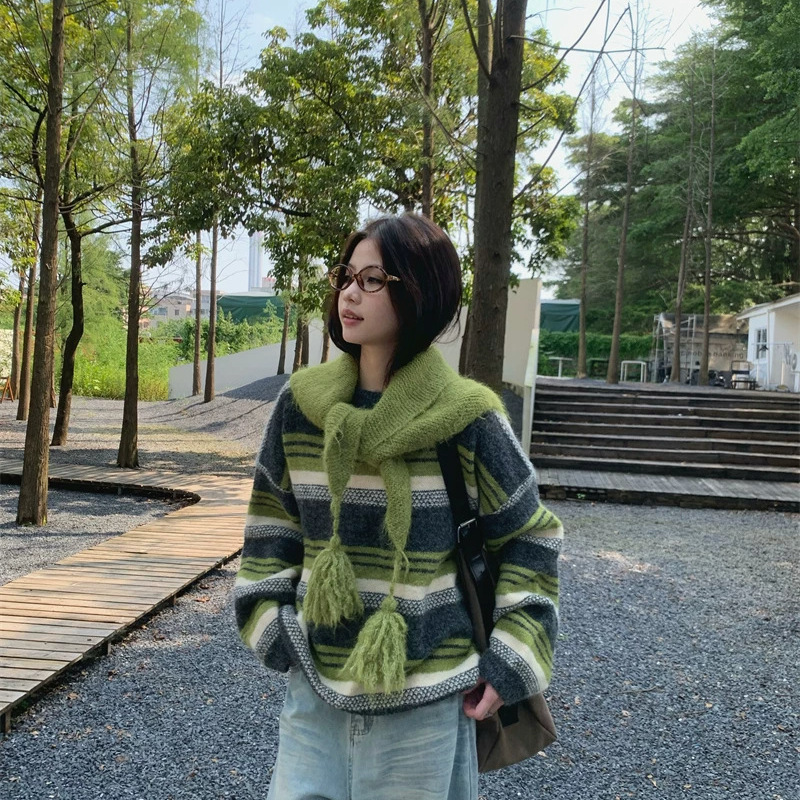 Two-piece sweater set + scarf, green striped, regular shoulder design, new autumn/winter knitted shawl for women, layered shawl, round neckline Two-piece sweater set + scarf, green striped, regular shoulder design, new autumn/winter knitted shawl for women, layered shawl, round neckline