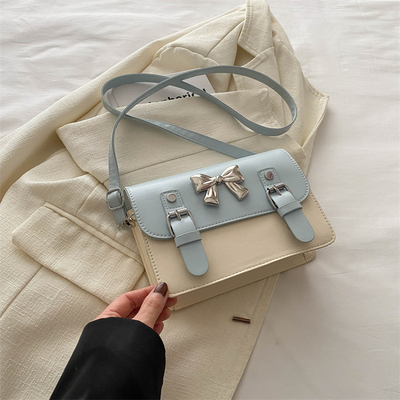 Azul con blanco