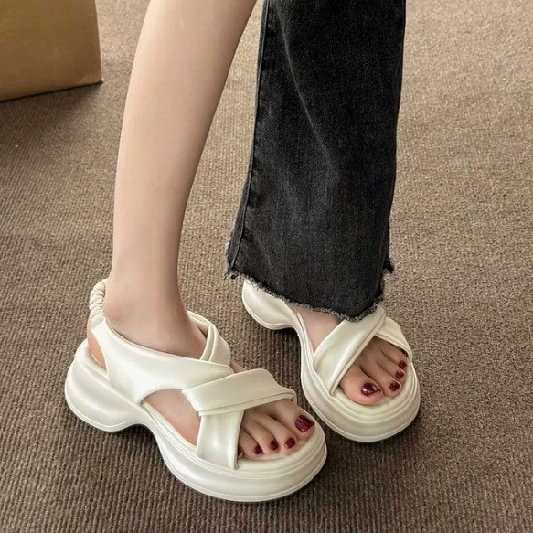 Женские летние пляжные сандалии на платформе в корейском стиле, с толстой эластичной подошвой, перекрестными ремешками и открытым носком, 2025 года.
