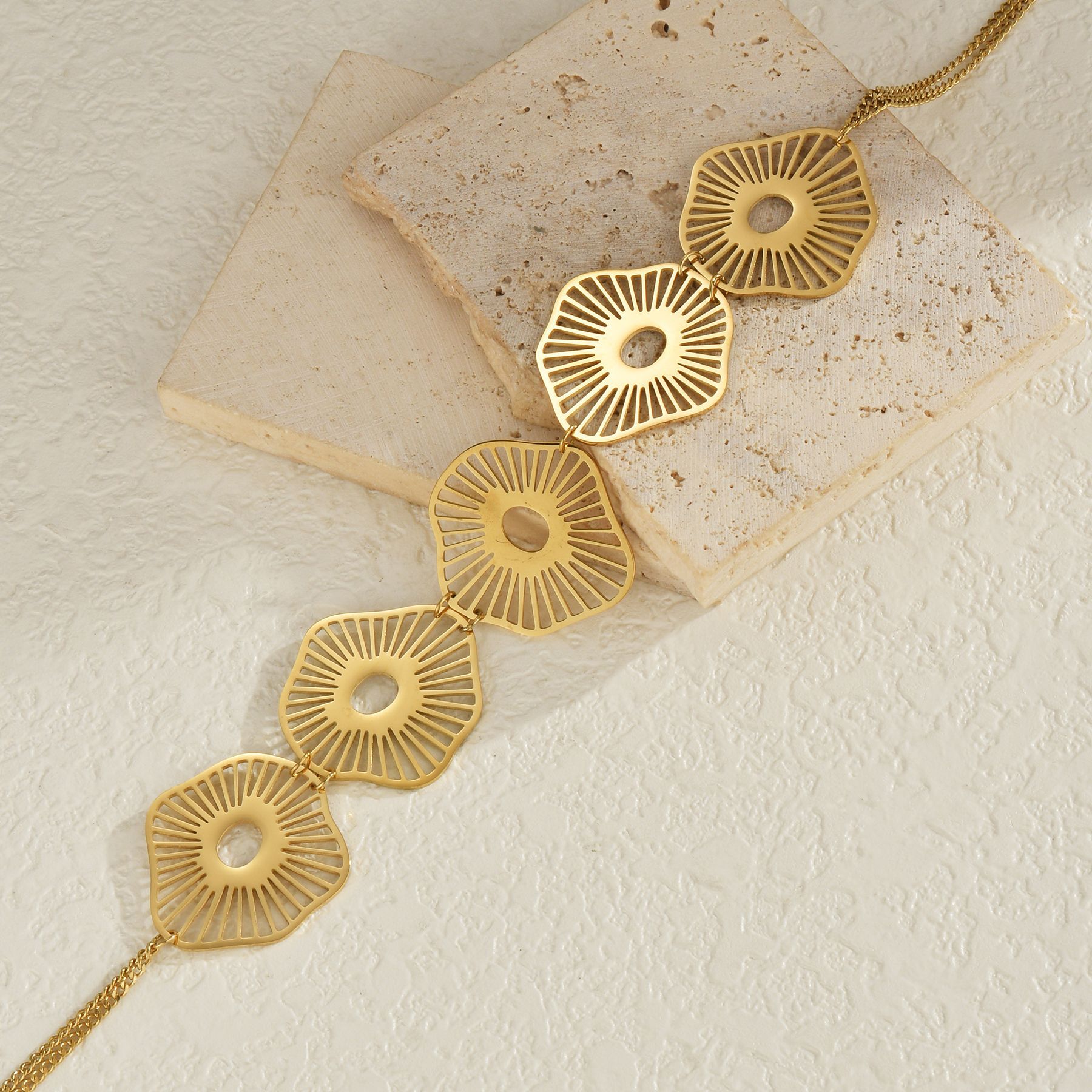 Collier pendentif feuille de lotus en acier inoxydable doré 14k_voghion.com