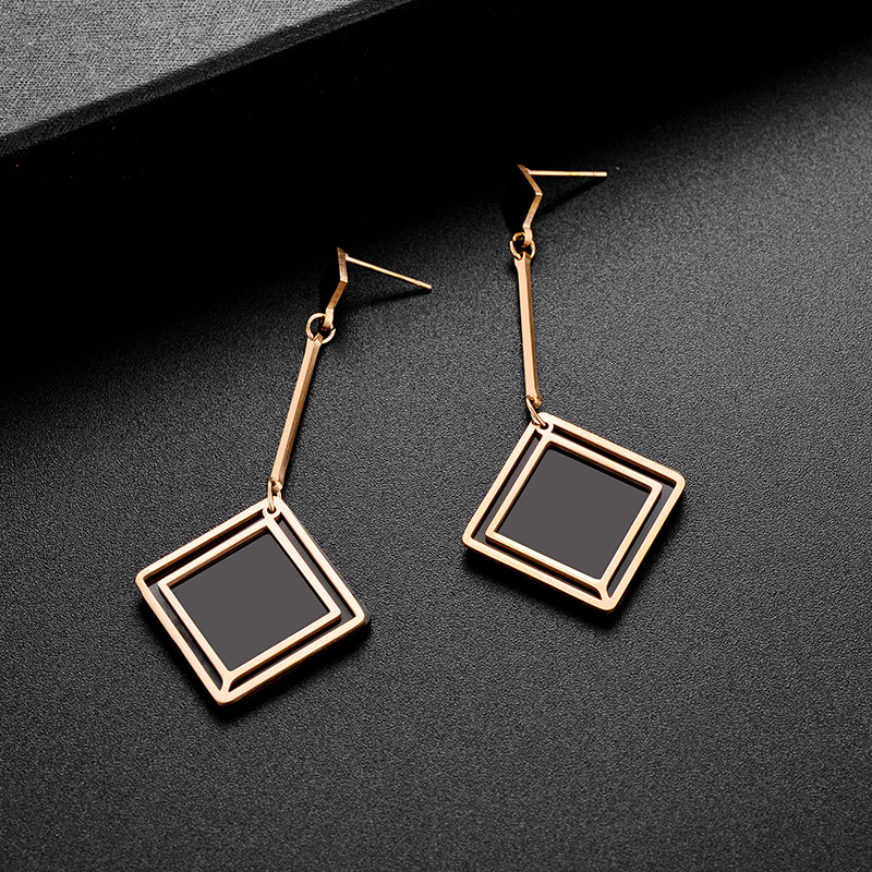 Temperamento personalidad simple lindos pendientes cuadrados negros rayas negras y blancas tamaño círculo de titanio acero pendientes de oro de titanio