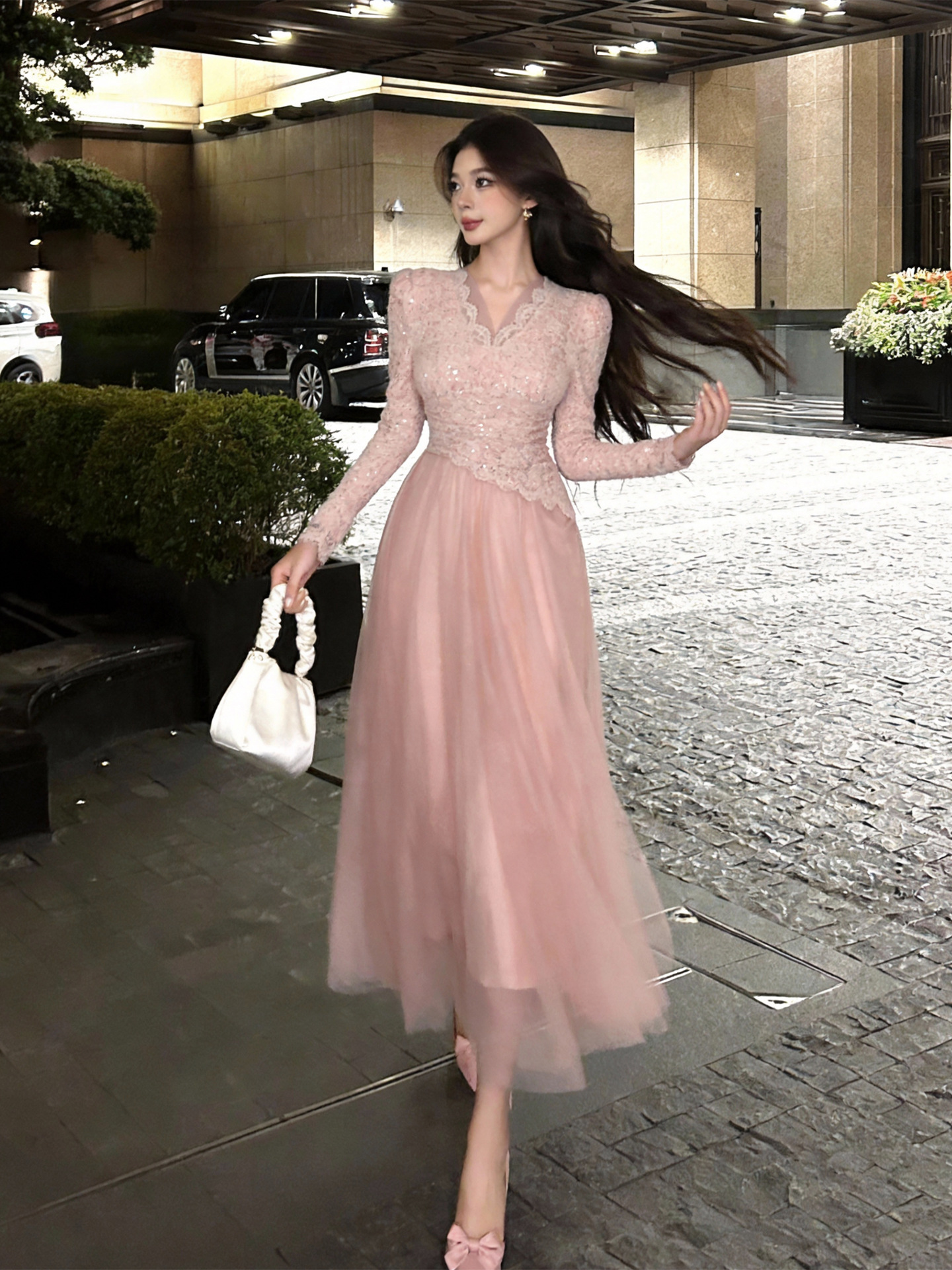 Đầm maxi nữ cổ V ren thắt eo xòe lưới phong cách Pháp — màu hồng