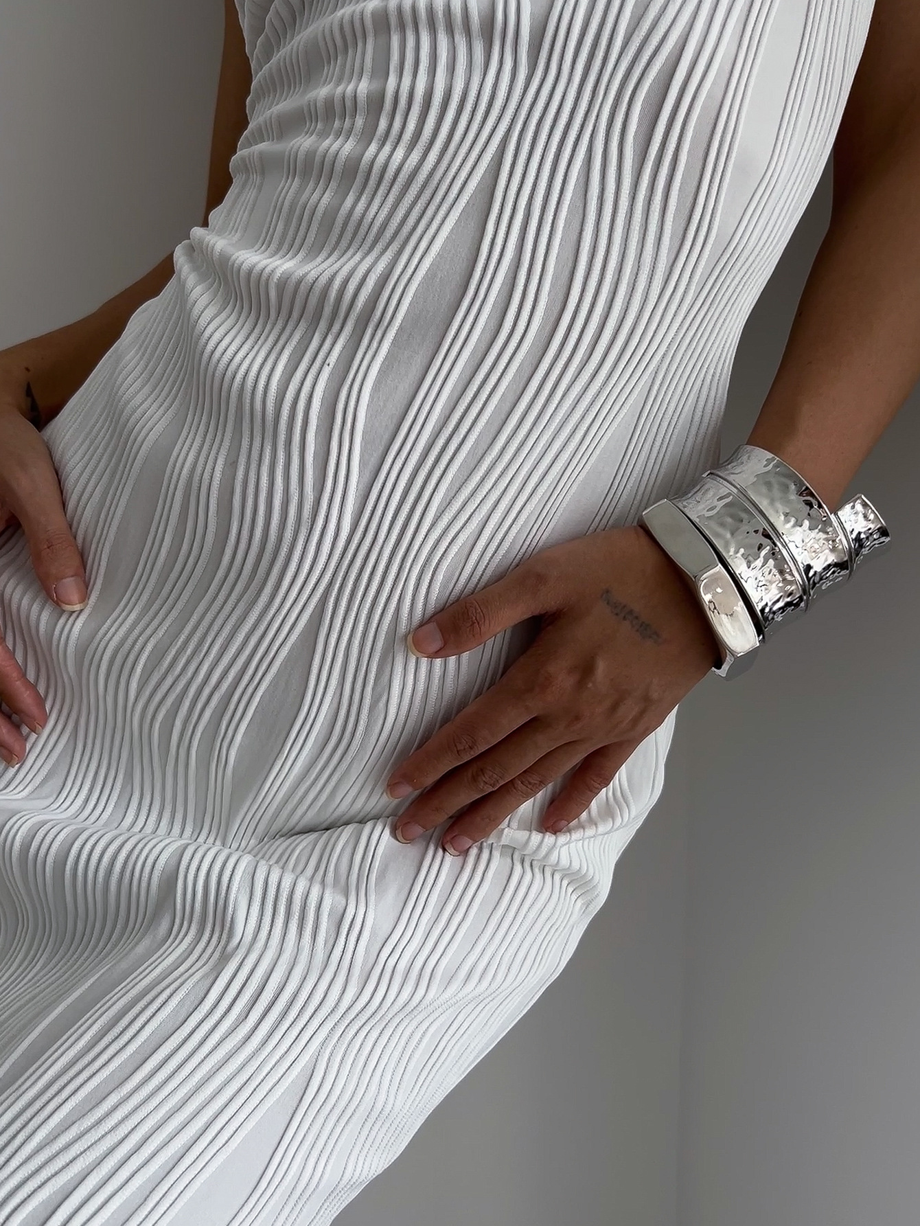 Solid Color Pattern Simple Style Solid Color Alloy Bangles Wholesale