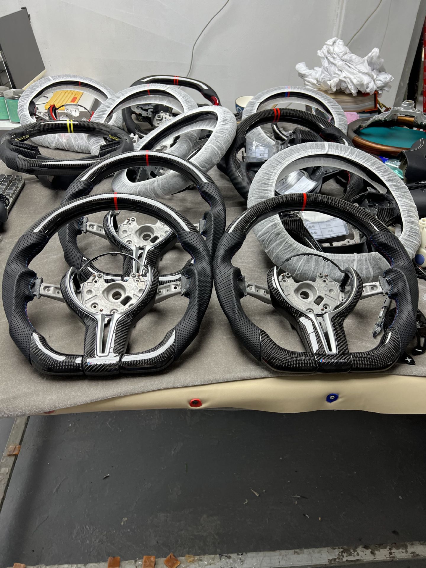 Popular in foreign trade, suitable for BMW F chassis 3 Series, 5 Series, X3, X5, M3, M6 carbon fiber car steering wheel modification and customization