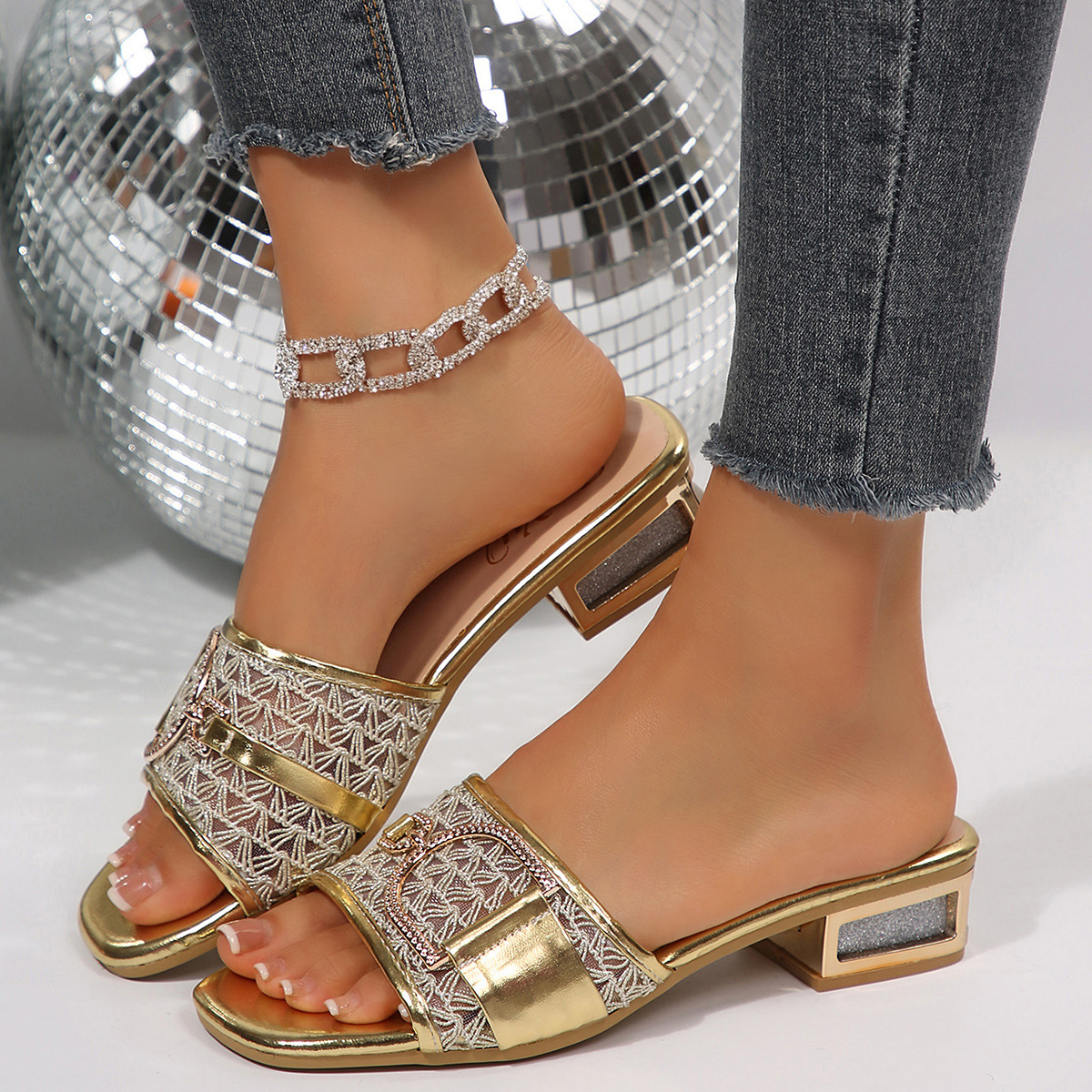 Sandalias de Tacón Alto para Mujer de Cuero Sintético con Punta Cuadrada y Cadena Decorativa para Verano image 3