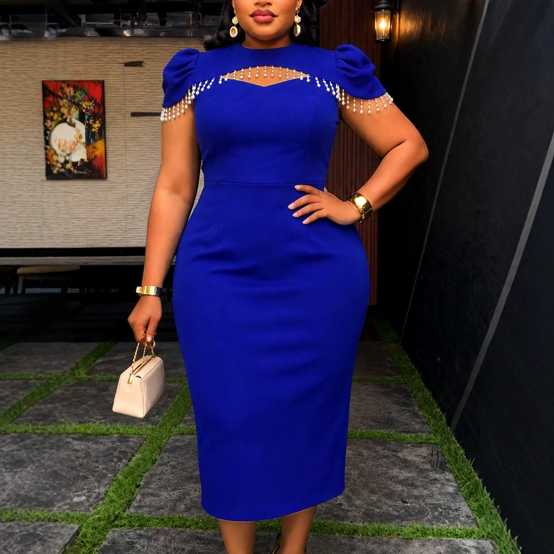 Plus-size women's hollow-out beaded dress with puff sleeves, waist-cinching, slimming, elegant, suitable for parties and work, bodycon dress