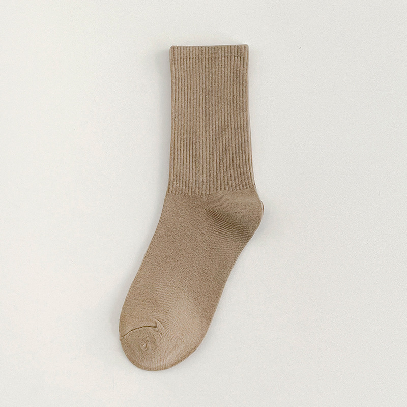 色の靴下の子供の中の筒の靴下のinsの潮の春秋の薄い金のキャンディーの色の秋冬の綿の質のバラの赤い純色のストッキングの靴下