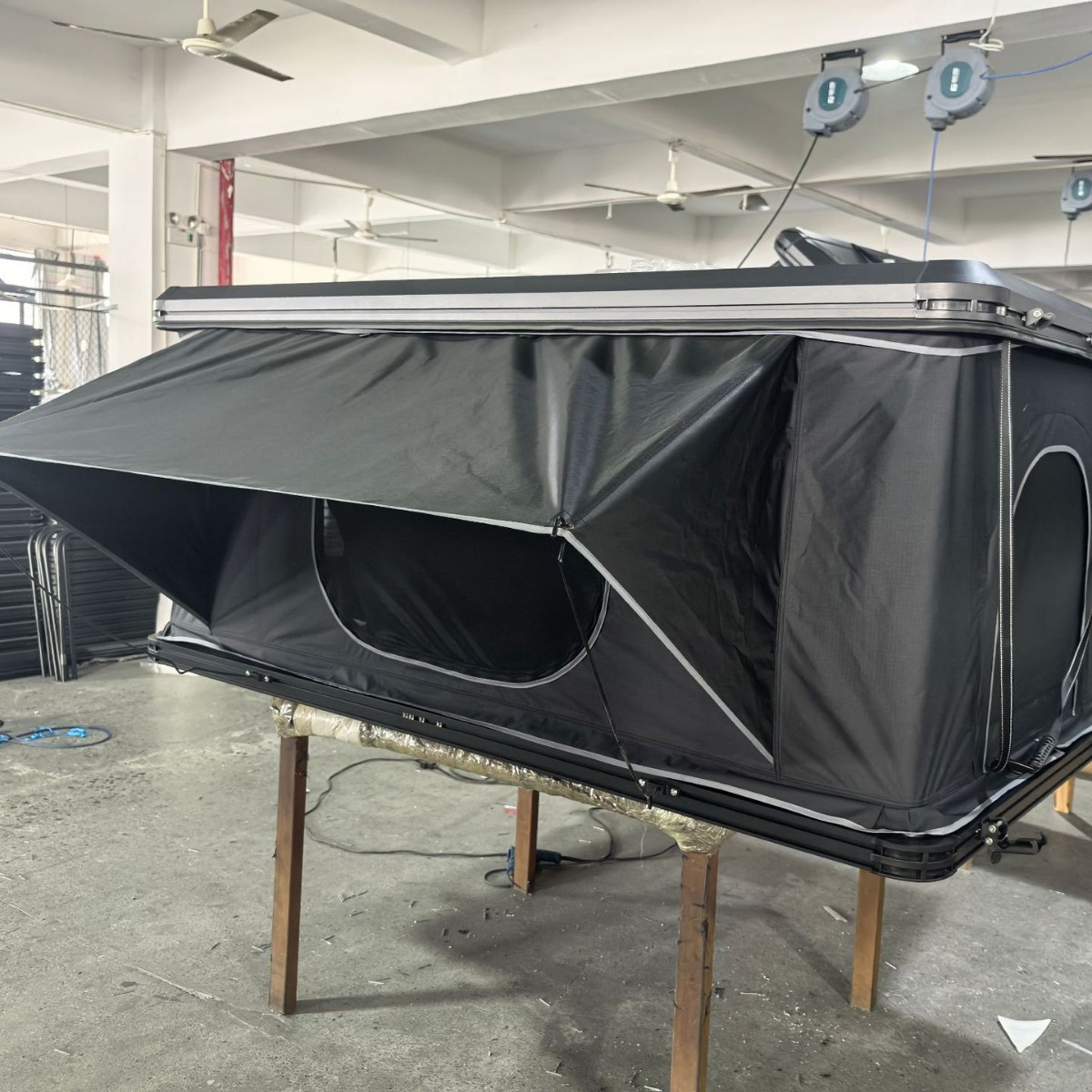 Carpa de techo de helicóptero de aluminio auto-conducción al aire libre de aleación de aluminio de apertura rápida carpa de vehículo SUV