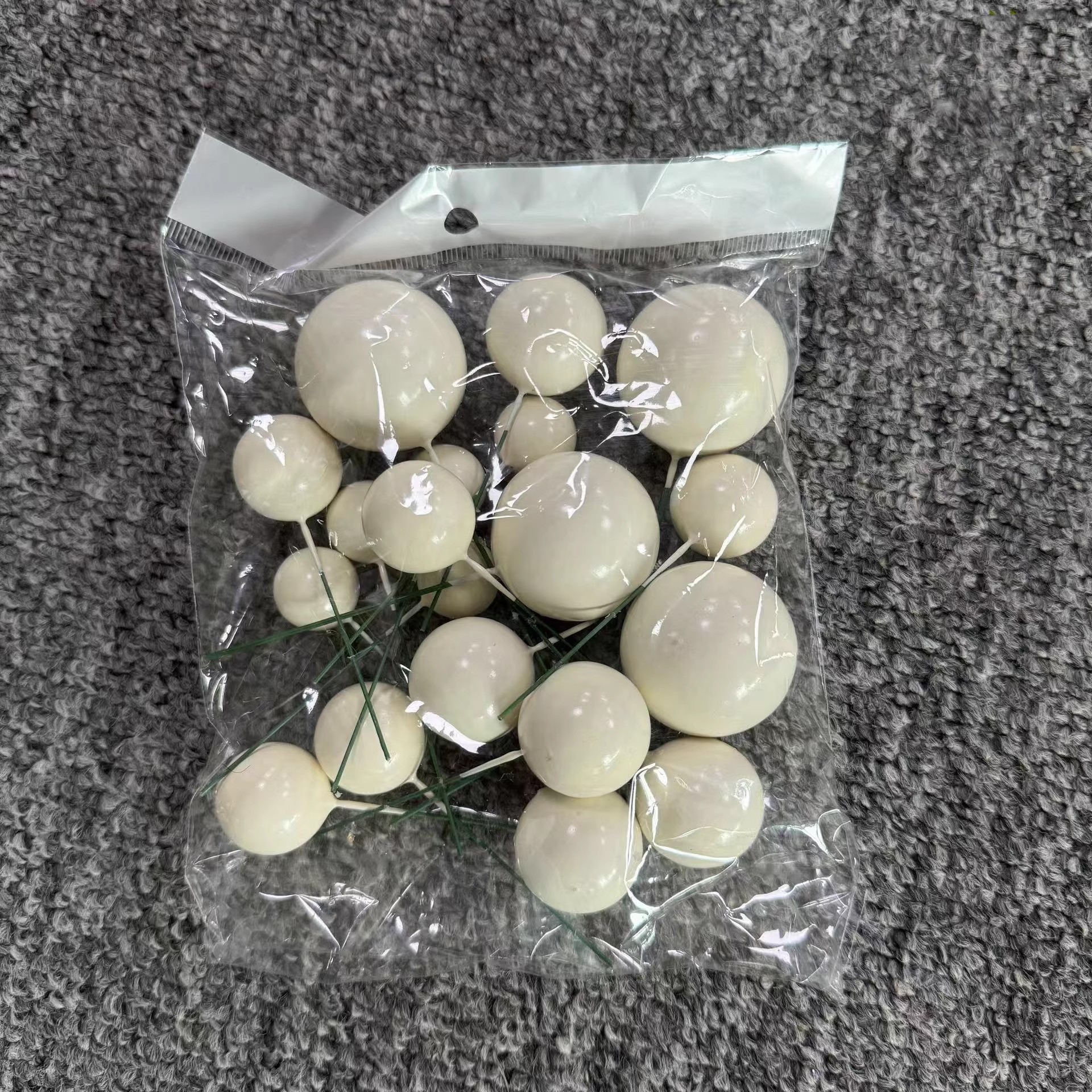 베이지 볼 혼합 20개입 (4가지 사이즈 각 5개)