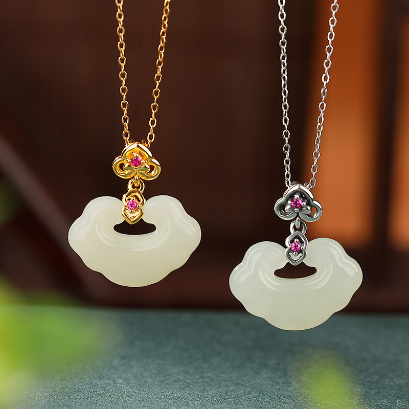 Mặt dây chuyền bạc S925 mạ vàng ngọc Hetian hình Ruyi phong cách cổ điển — Vàng (không có chuỗi)