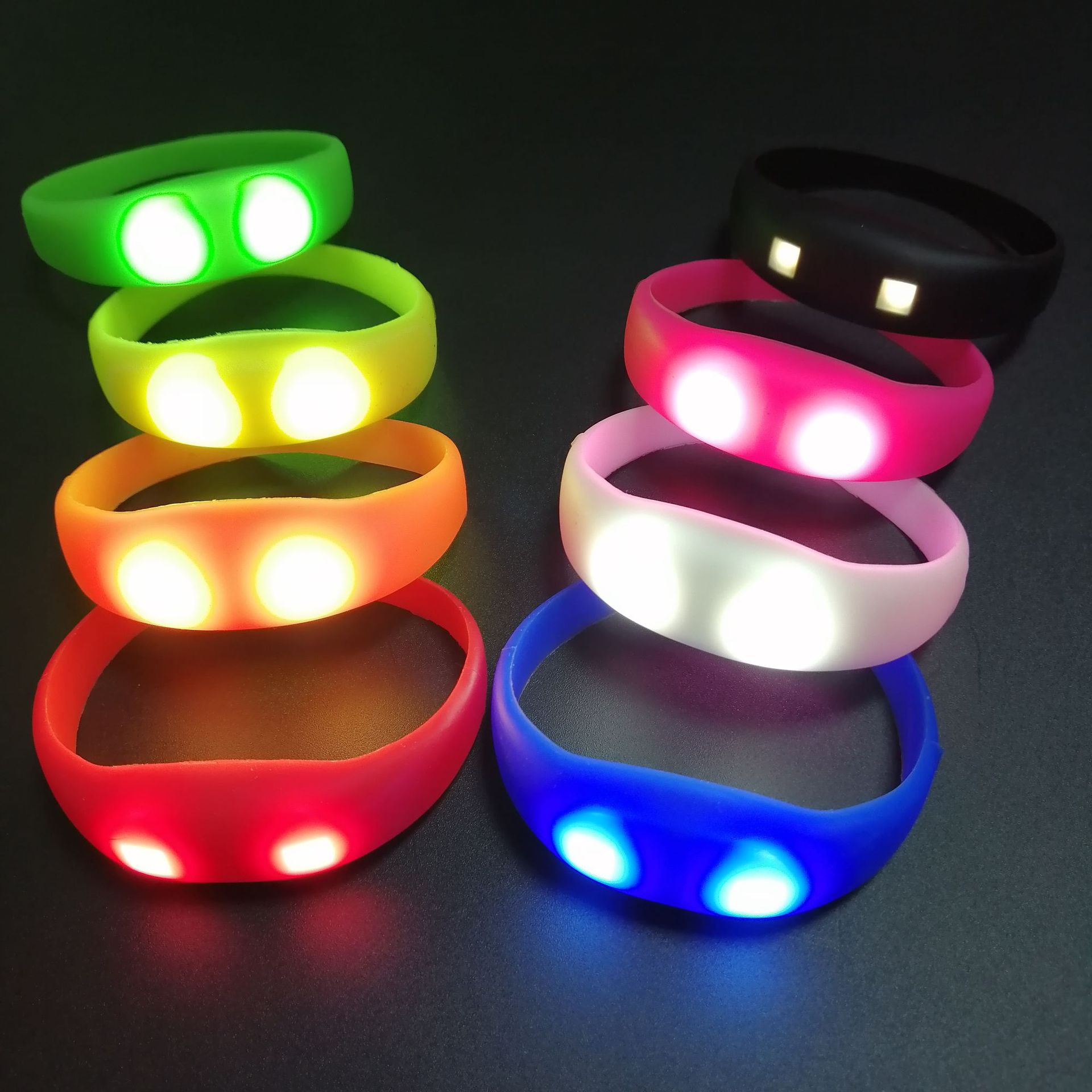 Personalizada de silicona LED de control de voz pulsera luminosa 8 colores lámpara de muñeca accesorios de regalo de llaves de concierto pulsera luminosa