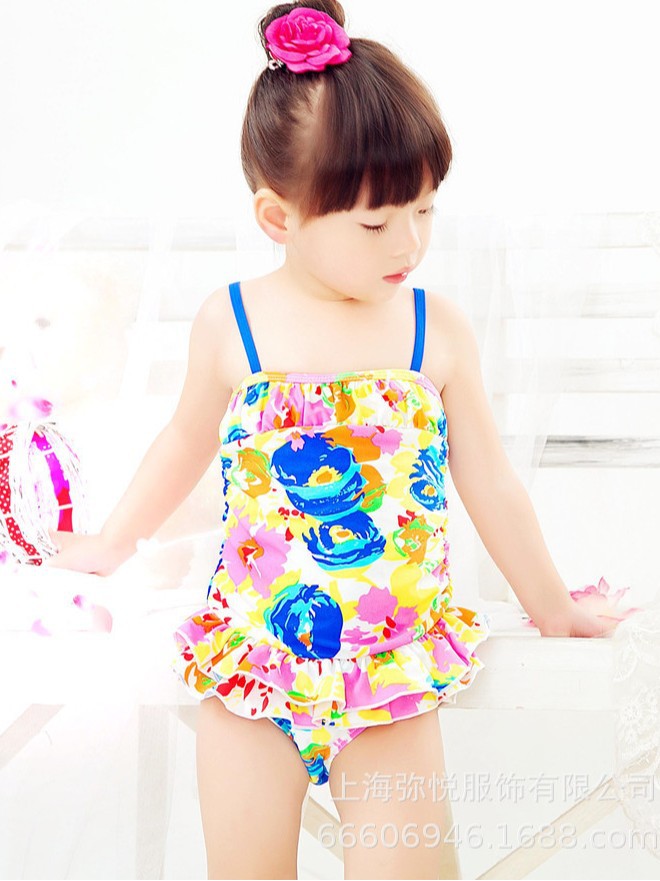 Children's swimwear, flowered 3