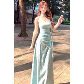 纯欲海边度假风吊带连衣裙女装夏季新款收腰显瘦法式气质长款裙子