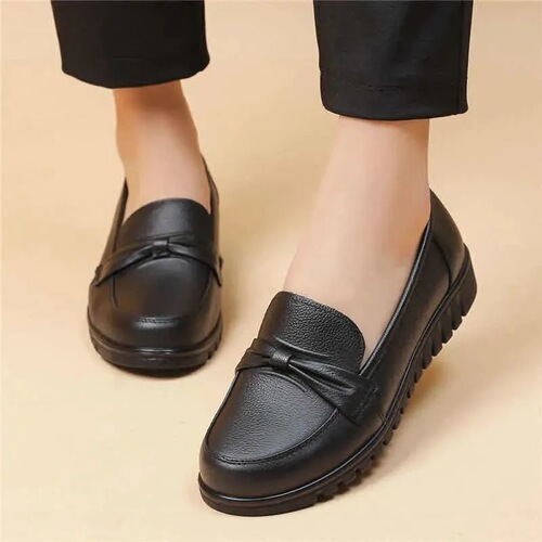 Ladies Flat Fashion Casual Slip-on Mother's Shoes Leather Shoes Women Women Shoes Versatile Classic Shoes