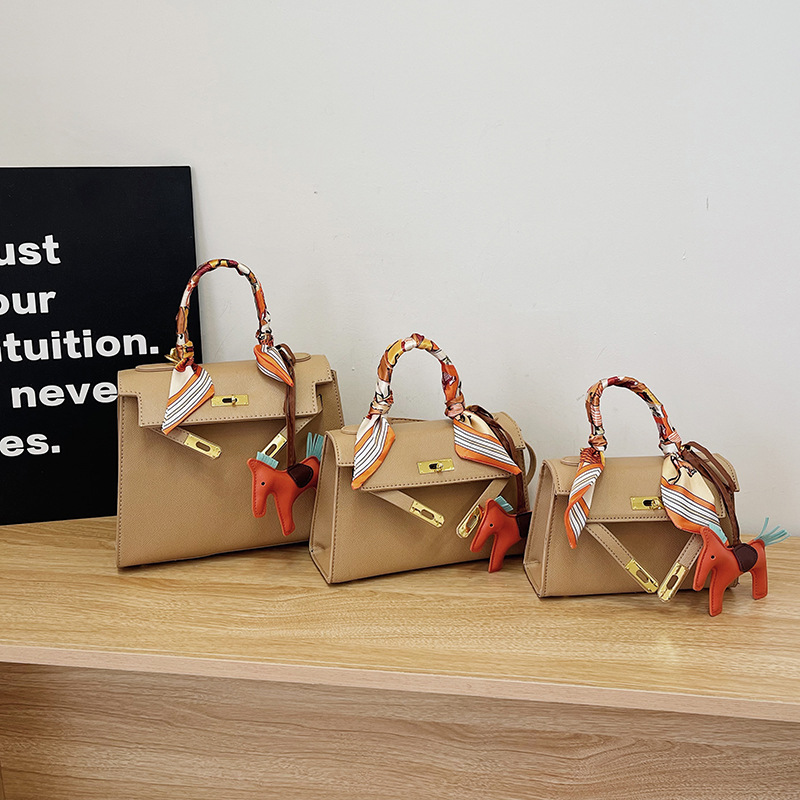 Bolso Kylie transfronterizo 2024 nueva moda estilo occidental bufanda colgante bolso de mano bolso de boda bolso de mensajero de hombro de gran capacidad