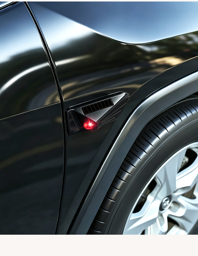 New solar-powered simulated sentry light with leaf plate protective cover and vehicle camera flashing warning light
