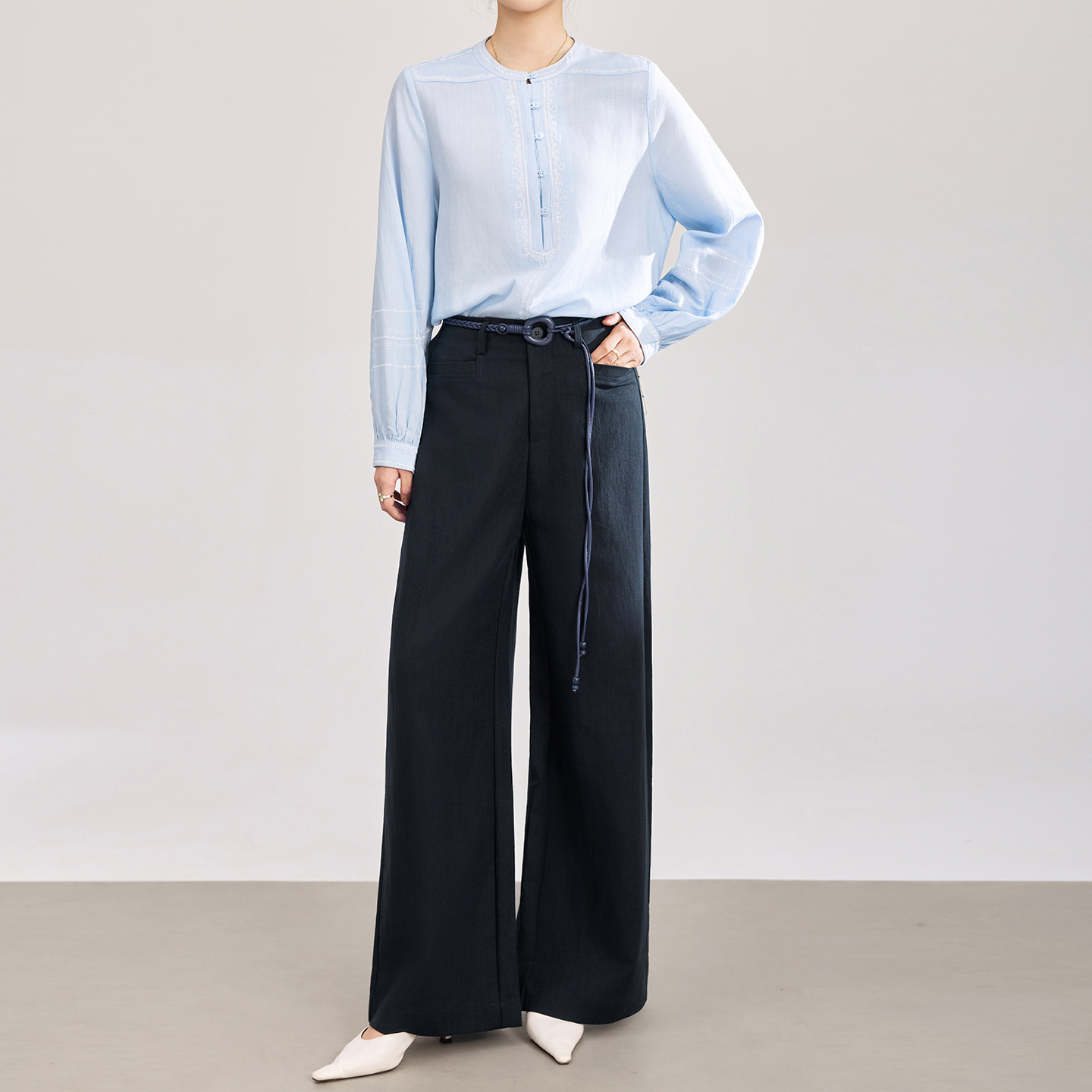 Quần culottes nữ ống rộng chất liệu cotton pha linen mát lạnh — Xanh lông mòng đen