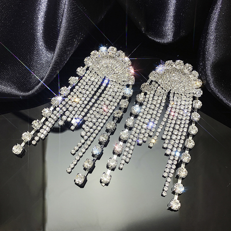 19g Weight Rhinestones Inlay Material Drop Earrings Classification 1 Pair Quantity Daily Occasion 1 Pair Maximalism Simple Style Solid Color Inlay Metal Rhinestones Drop Earrings