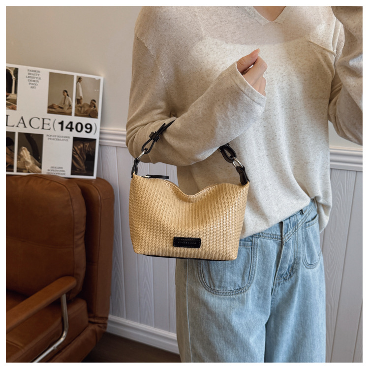 Summer niche underarm bag for women, 2025 new retro and fashionable handbag, versatile single-shoulder crossbody bucket bag undefined
