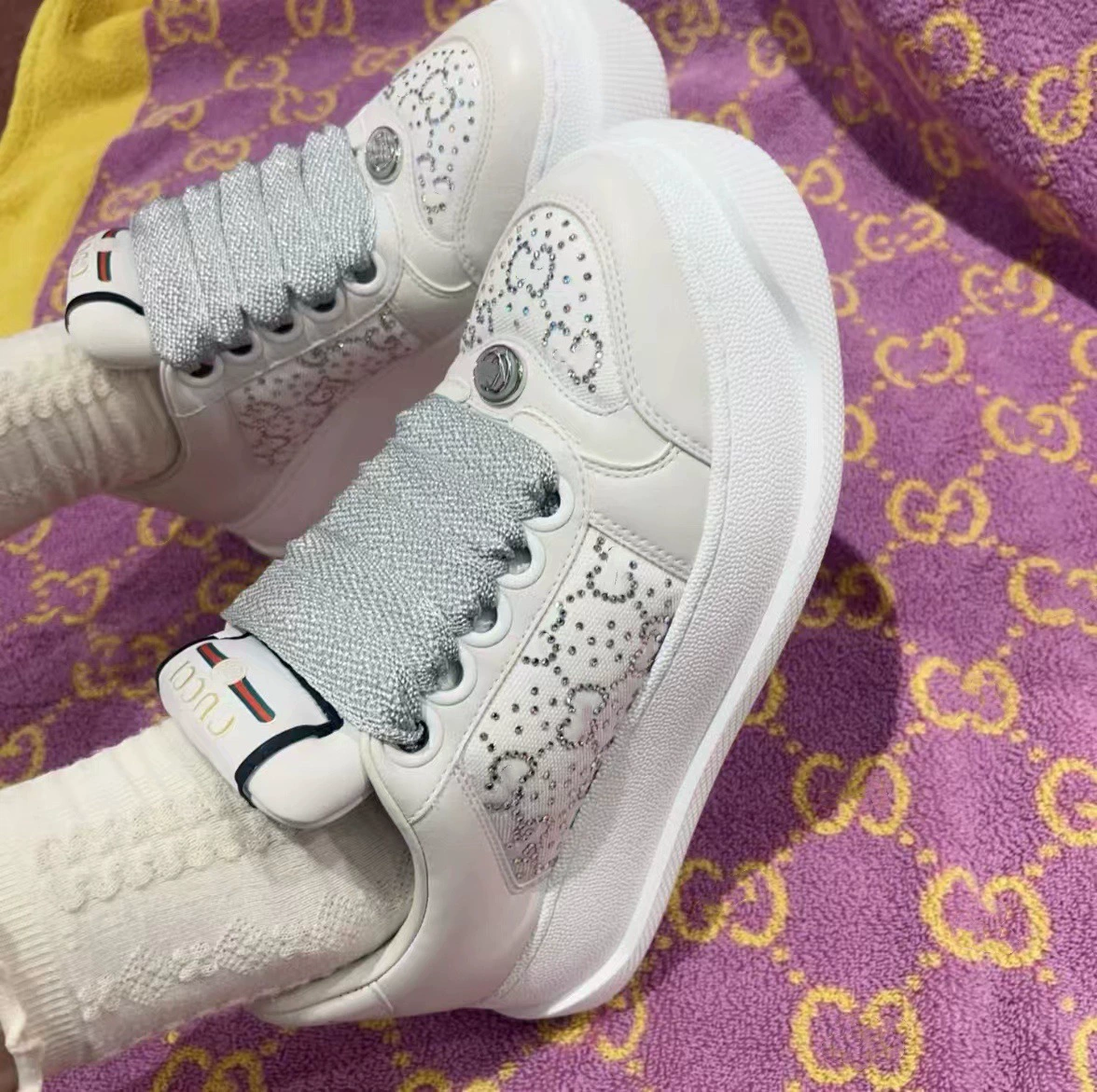 Летняя сумка через плечо, спортивные белые кроссовки для отдыха