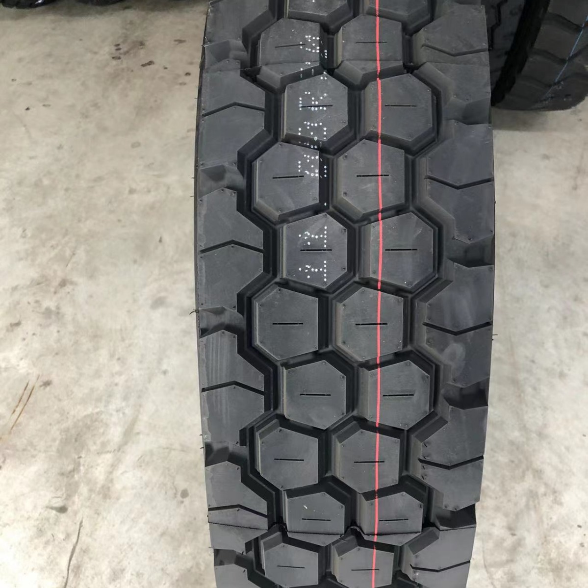 11.00 R20轮胎 1000 R20轮胎 十年老店 钢丝胎卡车货车轮胎