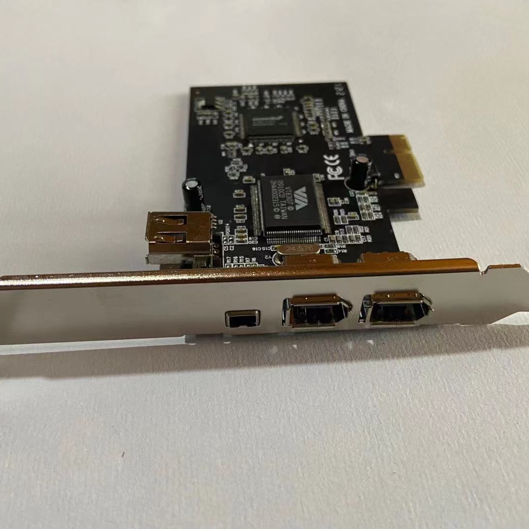 PCI-E1394 corner card