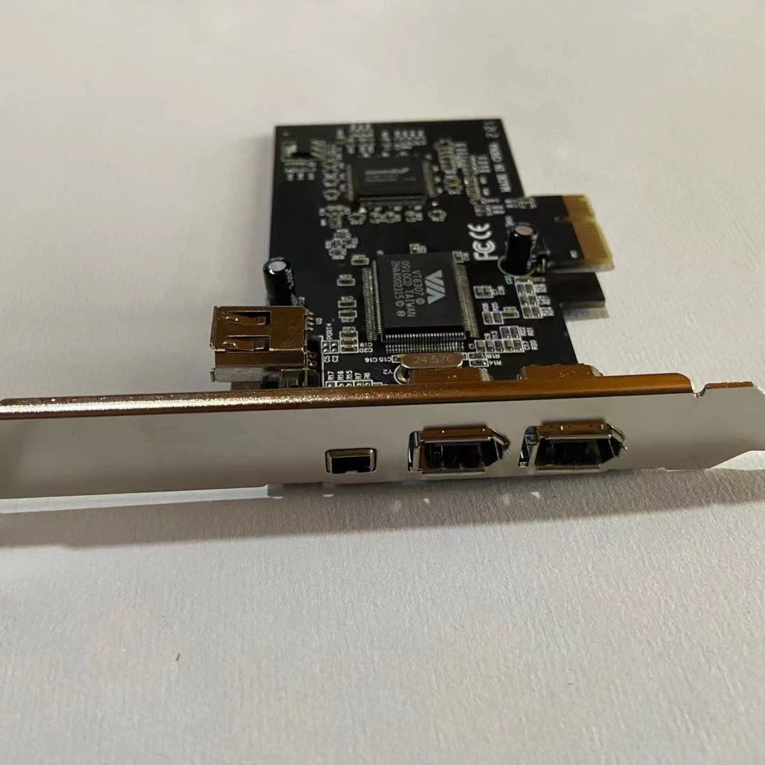 PCI-E1394 corner card