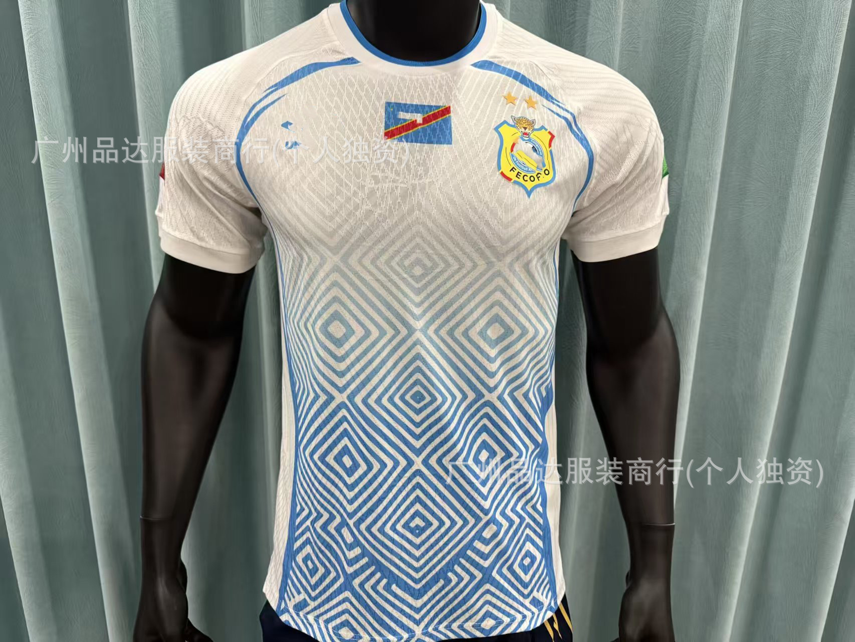 Camiseta de Uniforme de Fútbol Temporada 2526, Versión Jugador del Real Madrid, Edición Especial Selección Nacional, Versión Aficionado, La Liga