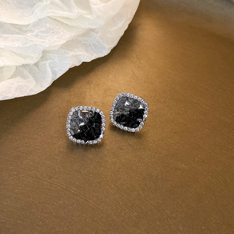블랙 실버 다이아몬드 크리스탈 스퀘어 스터드 귀걸이