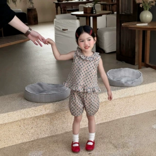 韩版女童夏季复古印花樱桃棉布花边翻领衬衫无袖+碎花花苞短裤套