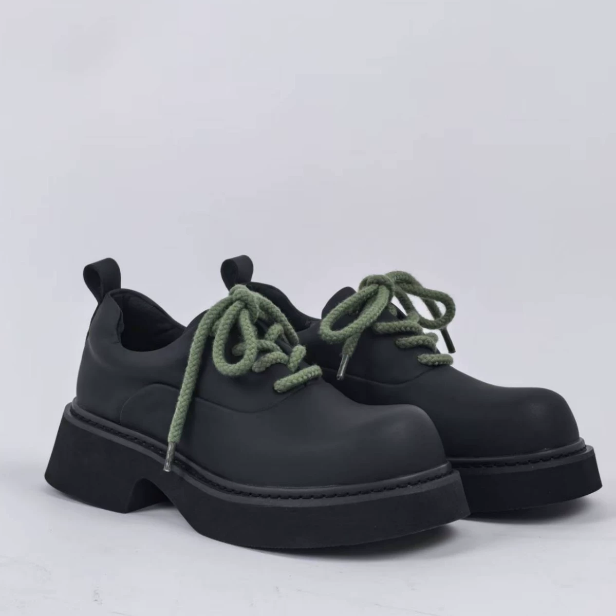 Классические мужские туфли дерби однотонного цвета, британские повседневные кожаные туфли Paris Mickey с увеличенным пространством для большого пальца, универсальные черные матовые туфли на толстой подошве для увеличения роста