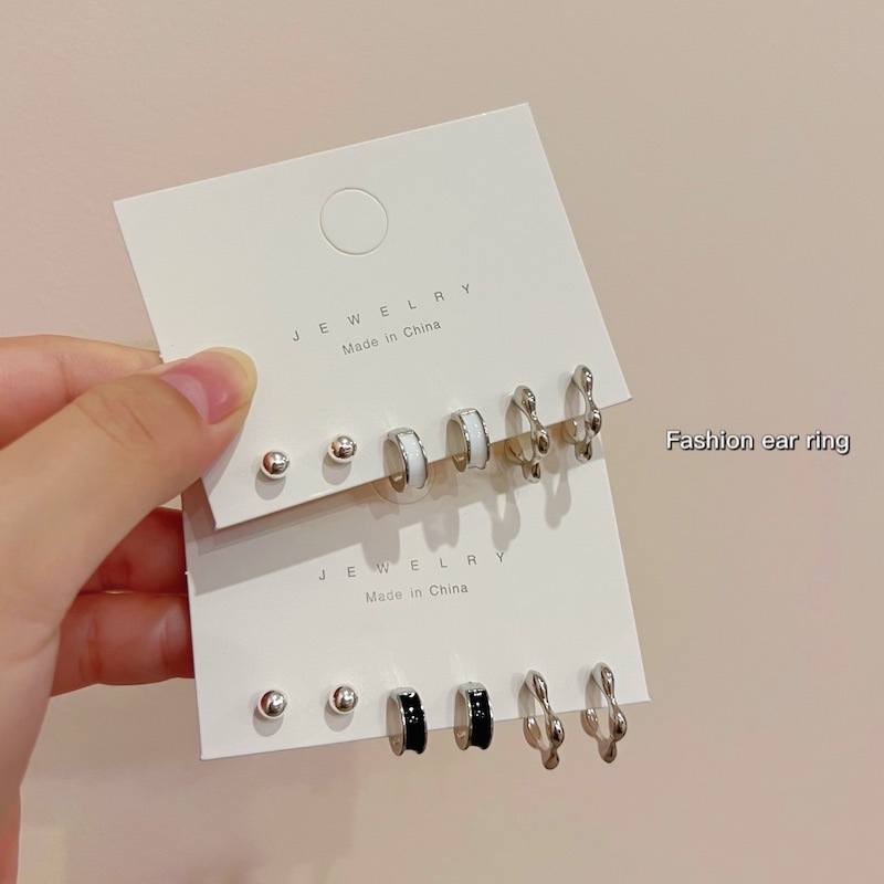 Fashionable earrings