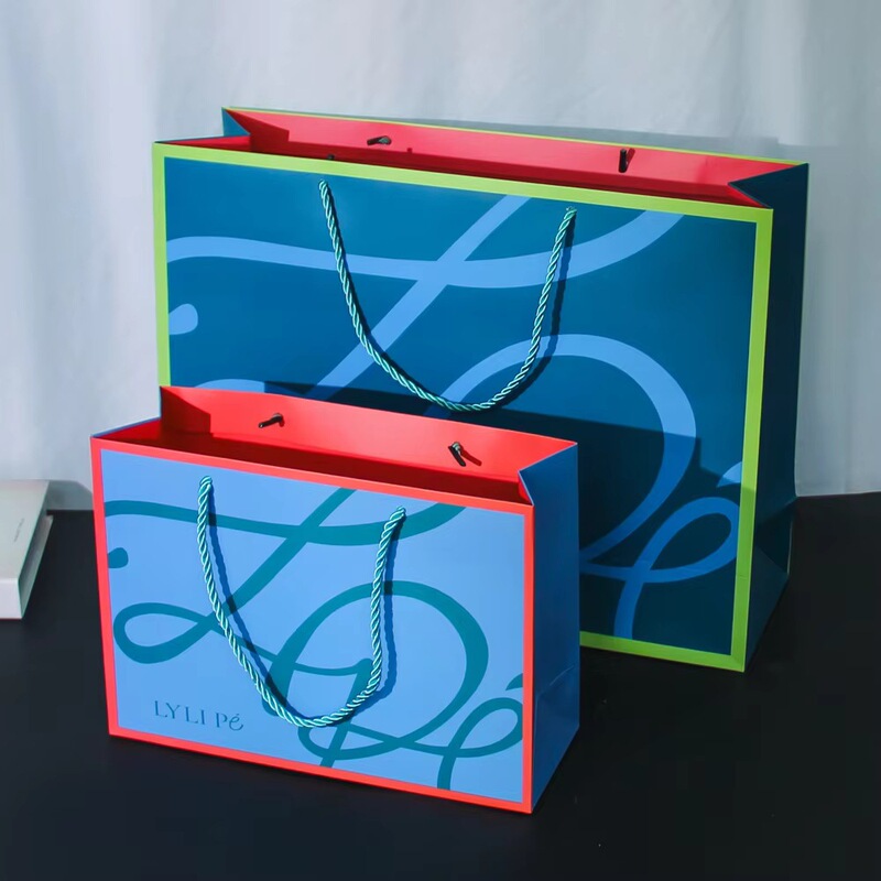 Logo Wholesale Reusable Luxury Paper Bags Packaging Gift Bags Shopping Cardboard Bags with Handles for Clothes Logo Wholesale Reusable Luxury Paper Bags Packaging Gift Bags Shopping Cardboard Bags with Handles for Clothes