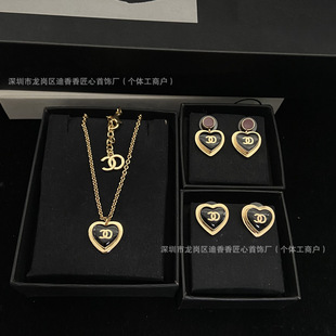 26p�¿�С����ڽ�m�Ő�����Ů�p���i��������̏͹Ŷ��h���