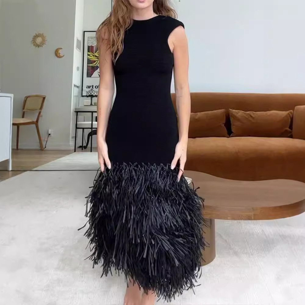 fashionable black fitted elegant dress sleevless