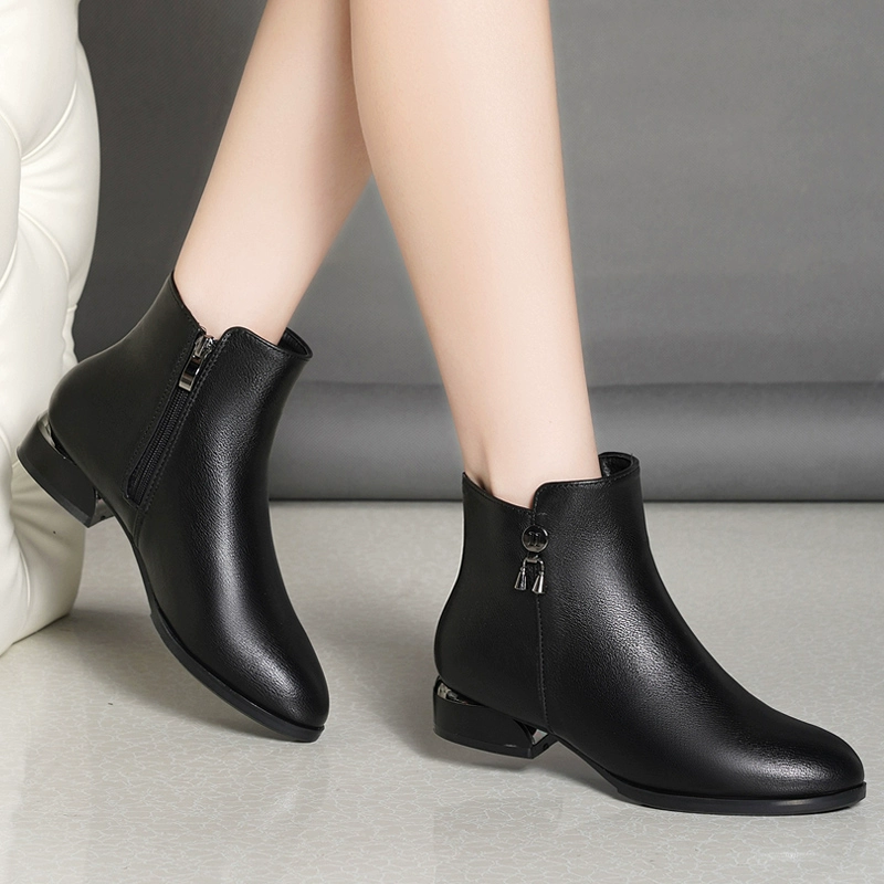 2025 новые женские сапоги из натуральной кожи с матовым каблуком маленькие короткие сапоги с мягким дном мамы хлопчатобумажные сапоги осенние и зимние толстые каблуки Martin сапоги женские