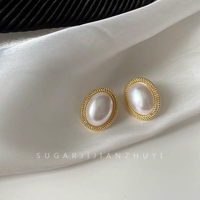 1 Pair Quantity Street Occasion Metal Material 1 Pair Simple Style Oval Metal Plating Inlay Artificial Gemstones Women's Ear Studs