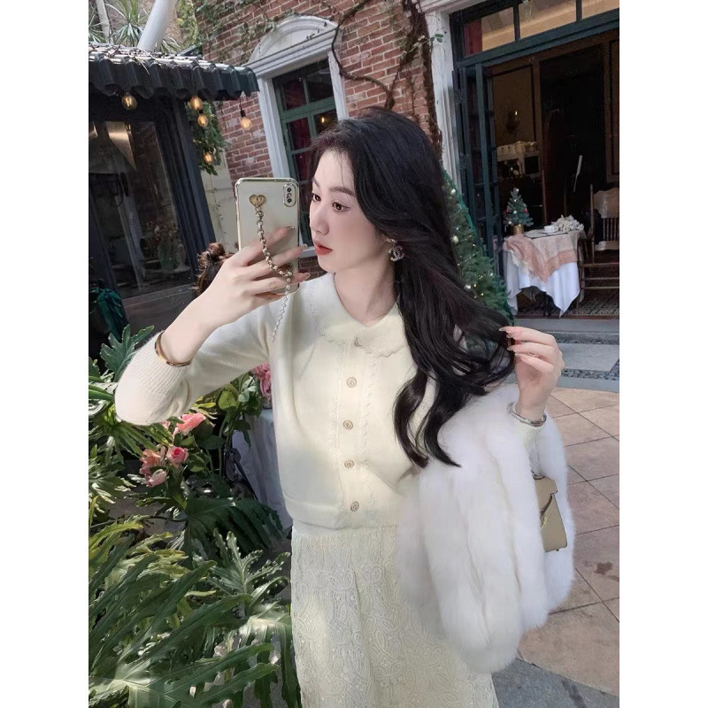 韩版鱼兔子的兔子娃娃领上衣女甜美风秋冬新款单排扣蕾丝拼接毛衣|undefined