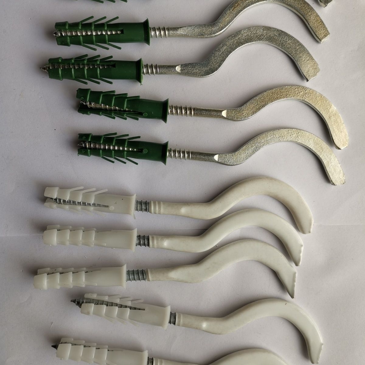 暖气片挂钩浸塑膨胀托勾卡子支架挂件膨胀螺栓小背篓挂件水暖配件