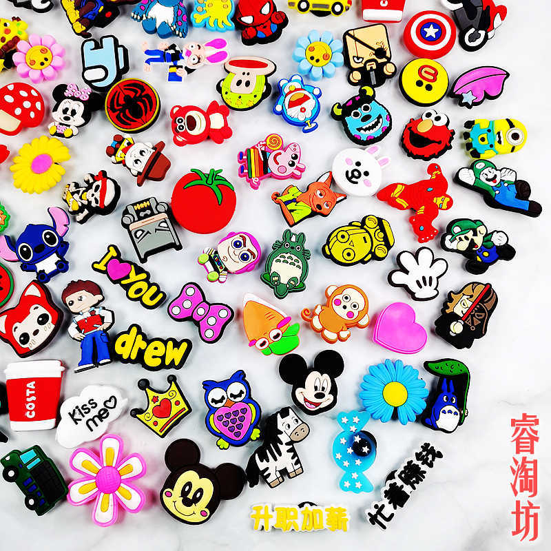 Nuevo lindo zapato de jardín de dibujos animados decoración de la flor zapato creativo hebilla niños y niñas DIY agujero zapatos accesorios lote en stock 1