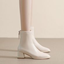 真皮白色法式小短靴女瘦瘦靴粗跟新款秋冬中筒靴马丁靴女靴高跟鞋
