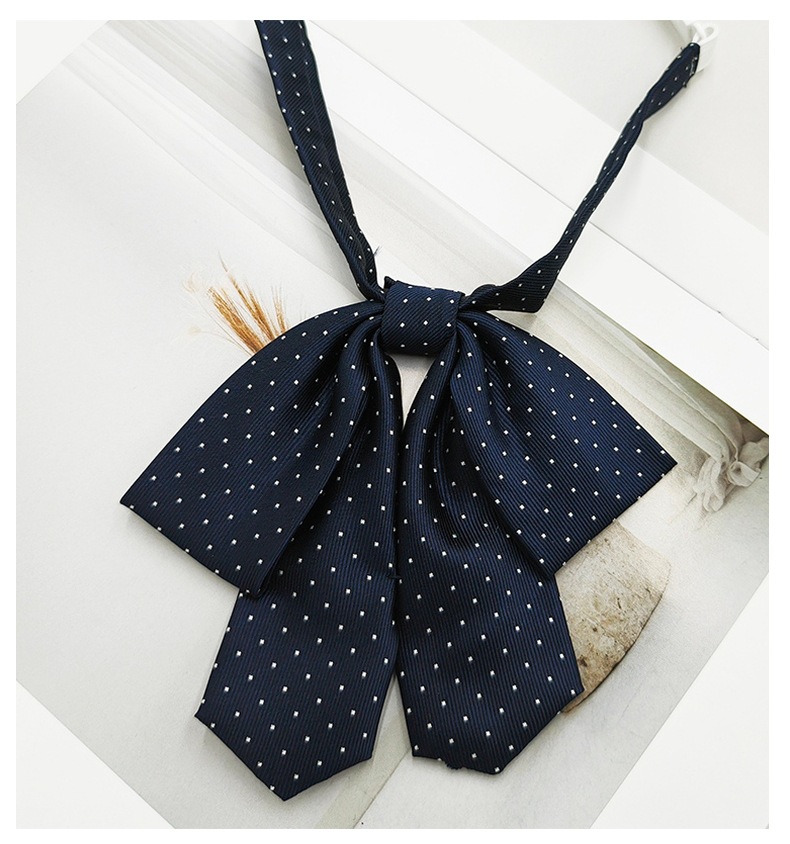 Punto de fabricante Pajarita de oreja colgante JK Pajarita de cuello de color sólido Estilo universitario japonés Chicas lindas con lazo Jacquard