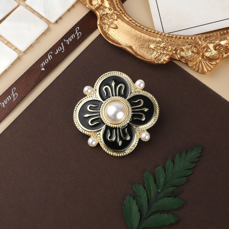 Retro Baroque Classic Pearl Oil Drop Brooch Men's and Women's Fashion Enamel Round Badge Palace Retro Pin Ready in Stock