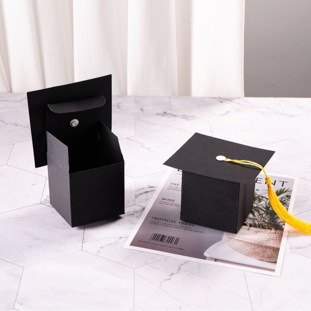 个性喜糖盒欧式创意博士帽毕业礼品糖果盒方形学士帽派对包装