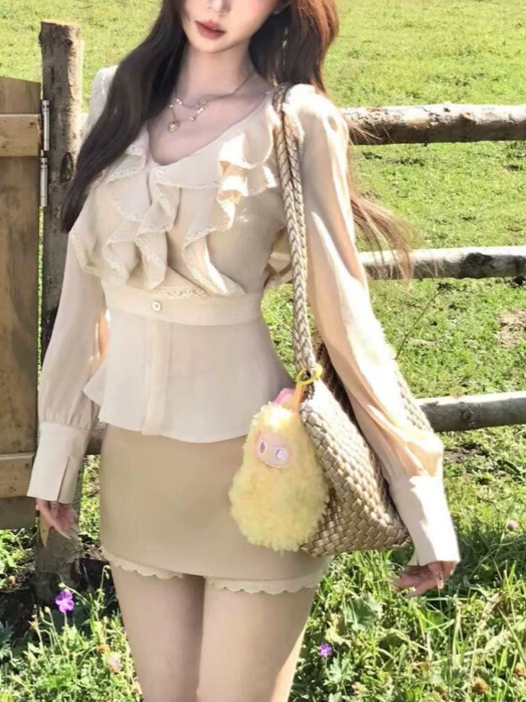 【梦游仙境】蕾丝荷叶边纯欲法式衬衫女秋季收腰短上衣|undefined
