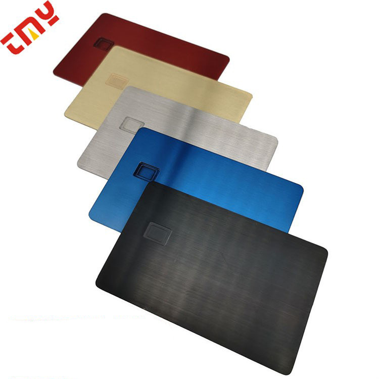 Гребня из чип -карты с высокой точкой от нержавеющей стали.