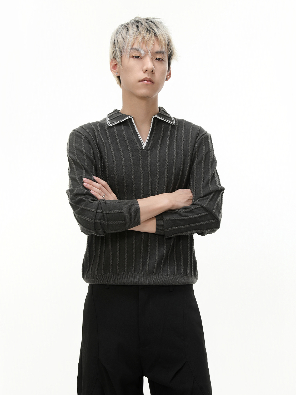 MTLCLOTHES Hombres| Texturas viejas franjas de estilo de dinero, diseño de contraste de color, collar, camiseta de punto casual, moda